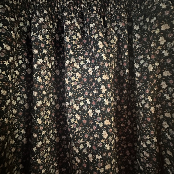 Contemporaine by Simons Floral Ruffle Blouse – XXL – High Neck & Dark Print - Picture 4 of 7